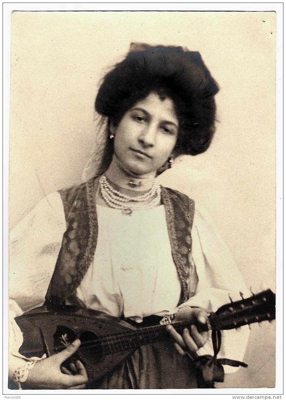 Jeune Fille Musicienne à La Mandoline - Joli Portrait De Femme - Ohne Zuordnung