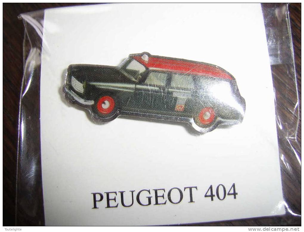 Pin´s       PEUGEOT  404 - Peugeot