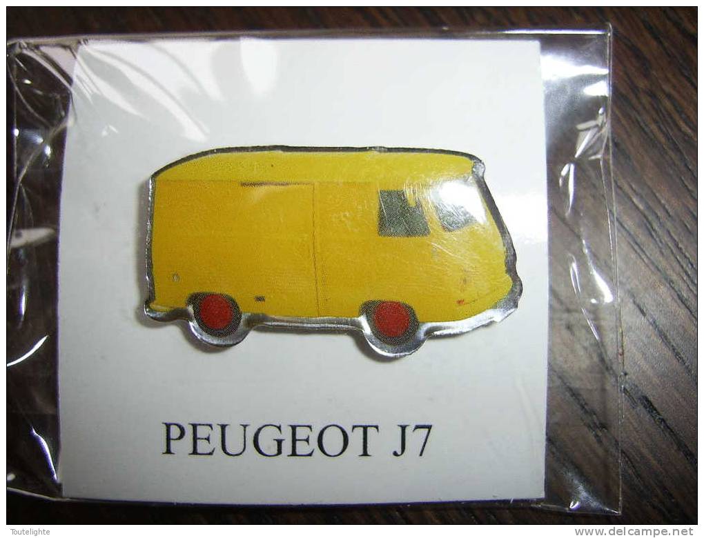 Pin´s       PEUGEOT   J7 - Peugeot