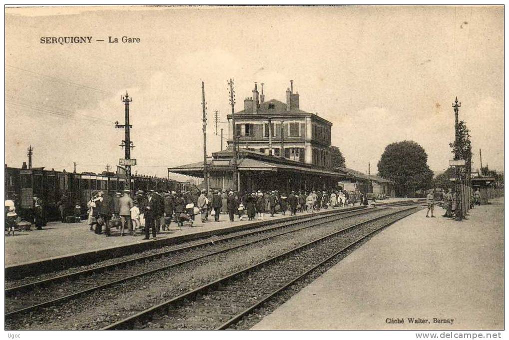 CPA - 27 - SERQUIGNY - La Gare - 053 - Serquigny