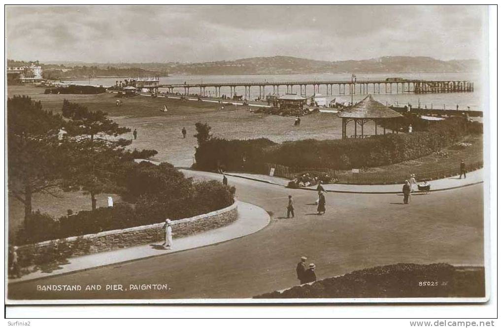 DEVON - PAIGNTON - BANDSTAND AND PIER RP  Dv533 - Paignton