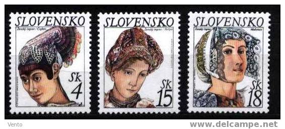 Slovakia 1999 Mi 333-335 Bonnets ** - Unused Stamps