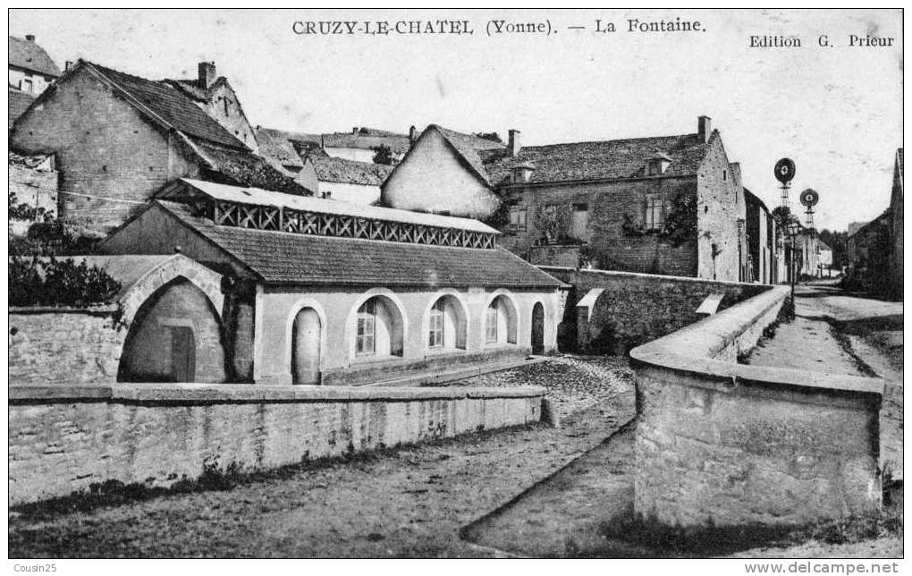 89 CRUZY LE CHATEL - La Fontaine - Cruzy Le Chatel