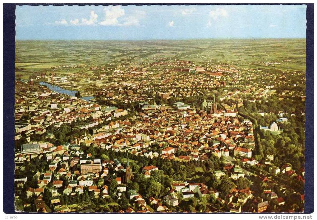 ALLEMAGNE : Oldenburg . Carte Moderne Grd  Format   Année 1970  VUE AERIENNE - Oldenburg