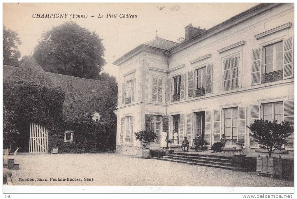 89.  Yonne : Champigny : Le Petit Chateau . - Champigny