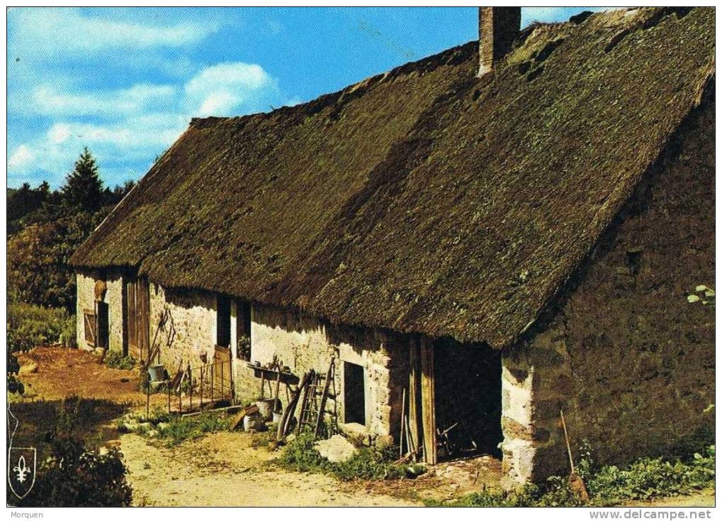 Postal SAINT FLOUR (Cantal) Auvernge 1983. Vieille Chaumiere - Saint Flour