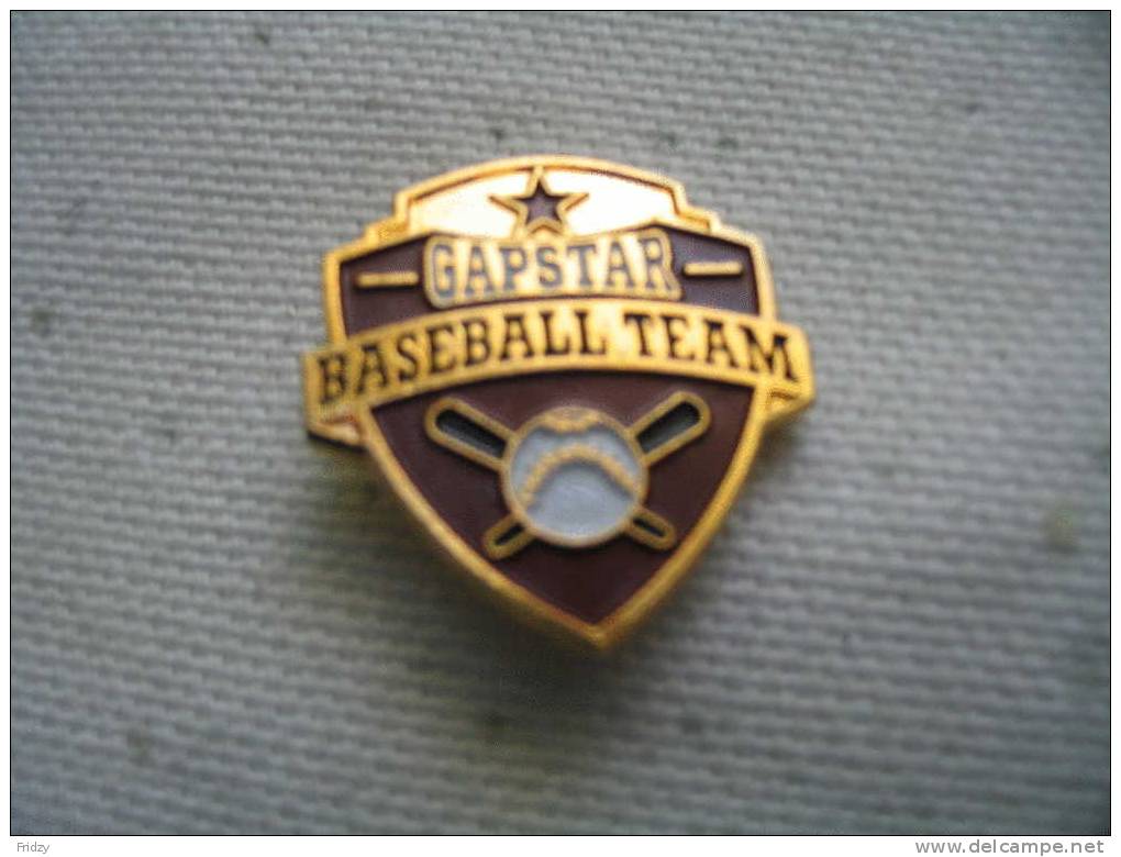 Pin´s Baseball Team Avec Sponsor GAPSTAR - Baseball