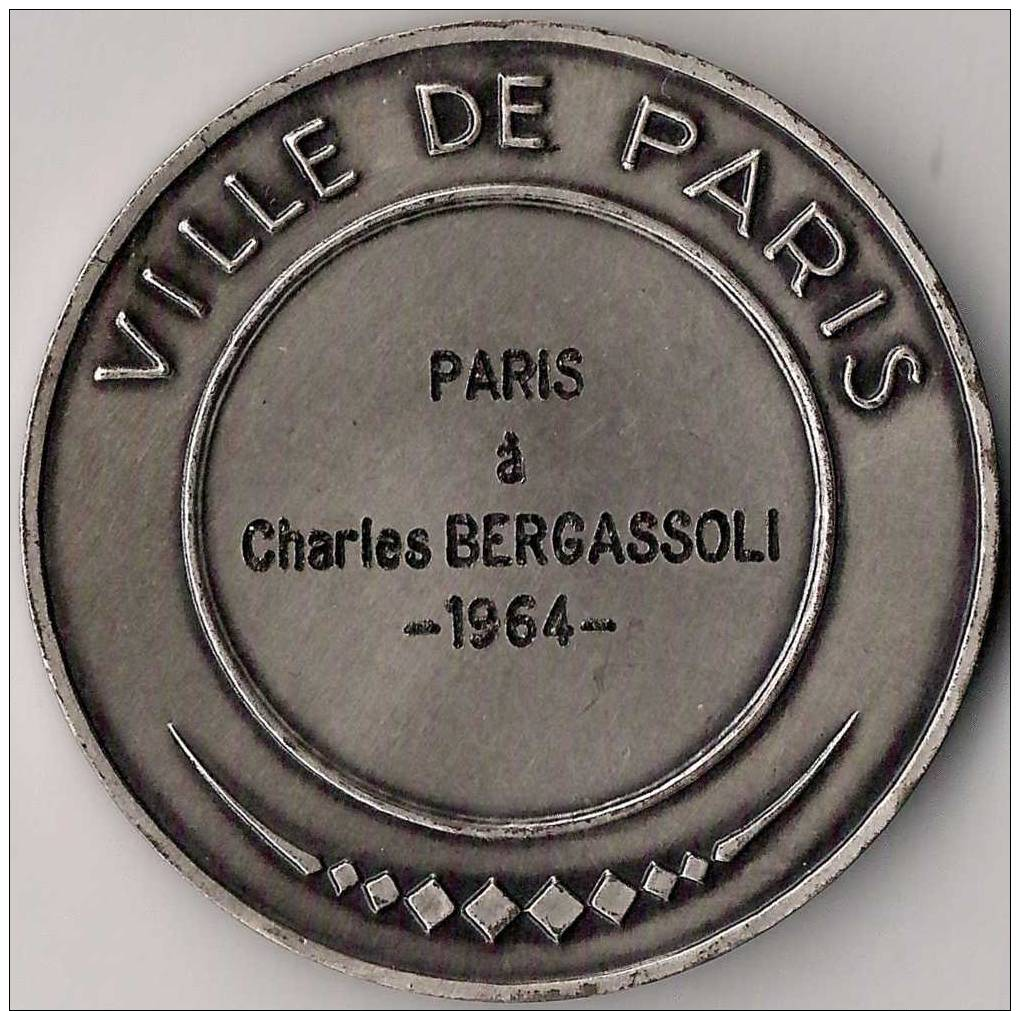 MD9- Médaille En Argent De La Ville De Paris Dans Son écrin  - Gravée Par Delannoy - 1964 - Professionals / Firms