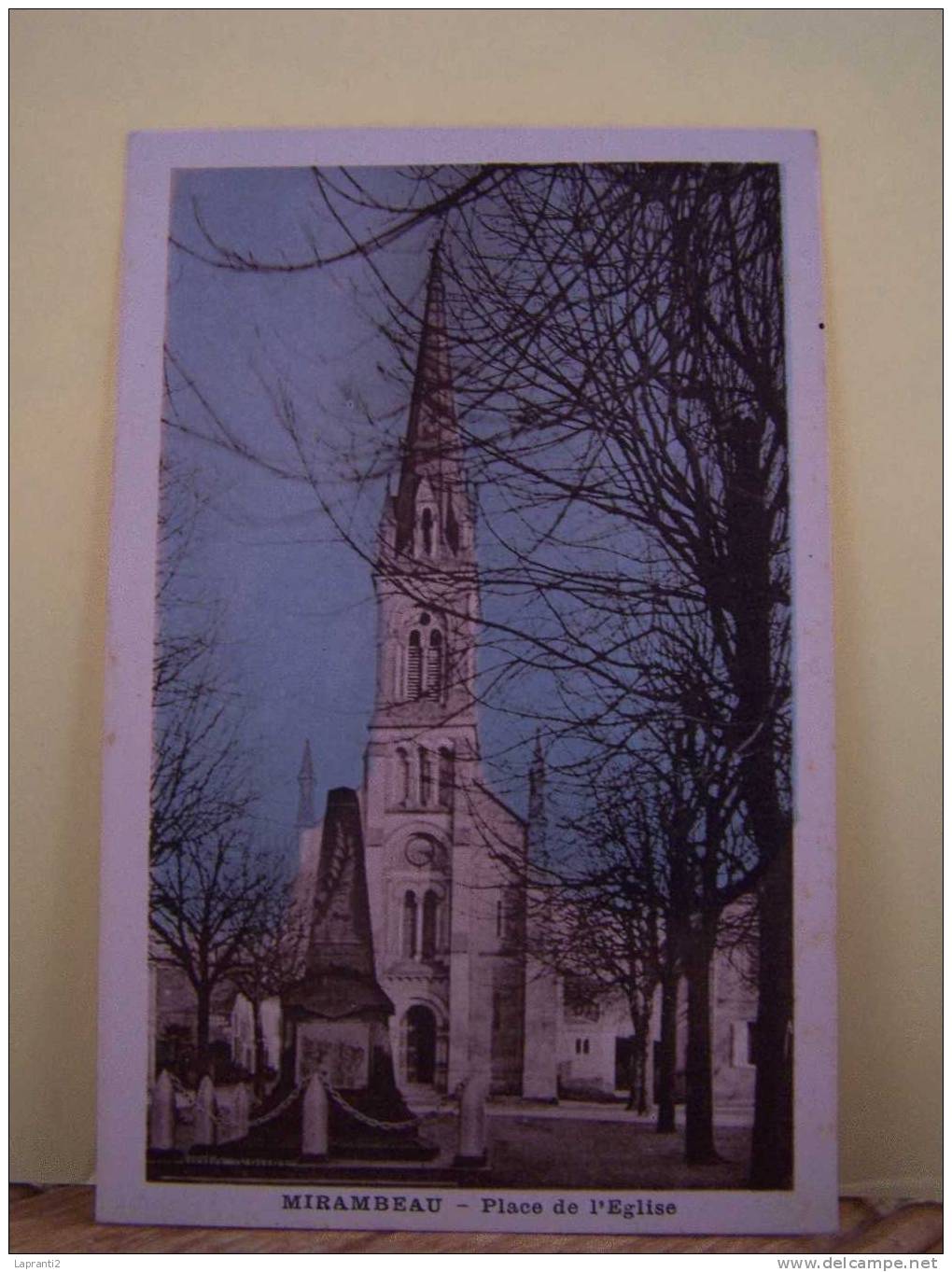 MIRAMBEAU (CHARENTE MARITIME) LES EGLISES. LES MONUMENTS AUX MORTS. PLACE DE L´EGLISE. - Mirambeau