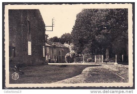 ARDENNES - Saint Marceau - Place Du Monument Aux Morts - Other & Unclassified