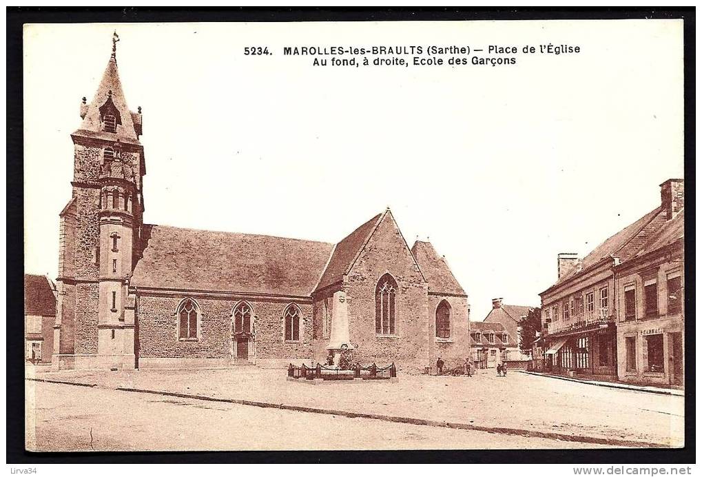 CPA  ANCIENNE- FRANCE- MAROLLES-LES-BRAULTS (72)- PLACE DE L'EGLISE AVEC ANIMATION- ECOLE- MONUMENT AUX MORTS DEVANT - Marolles-les-Braults