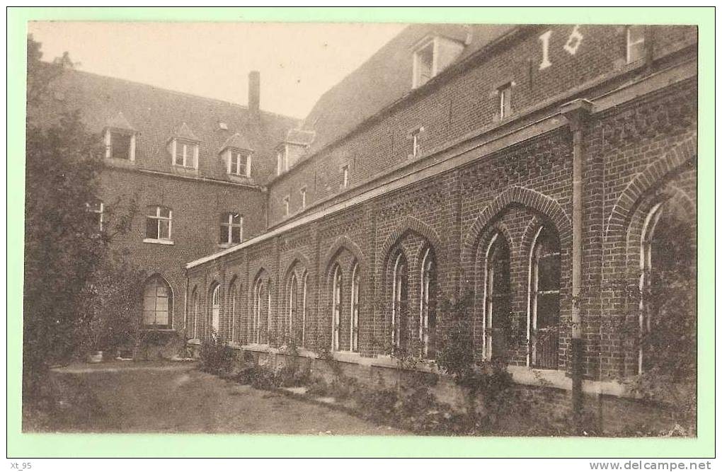 Abbaye Des Prémontés à Bois Seigneur Isaac - Le Monastere - Braine-l'Alleud