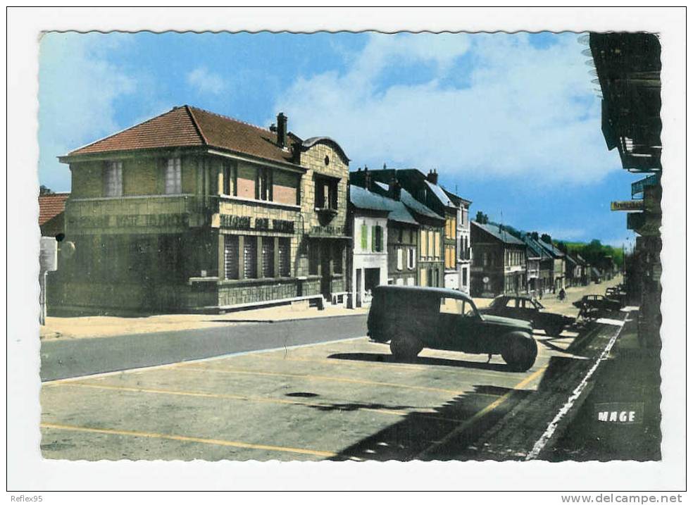 SAINT JUST EN CHAUSSEE - La Rue De Paris - Saint Just En Chaussee