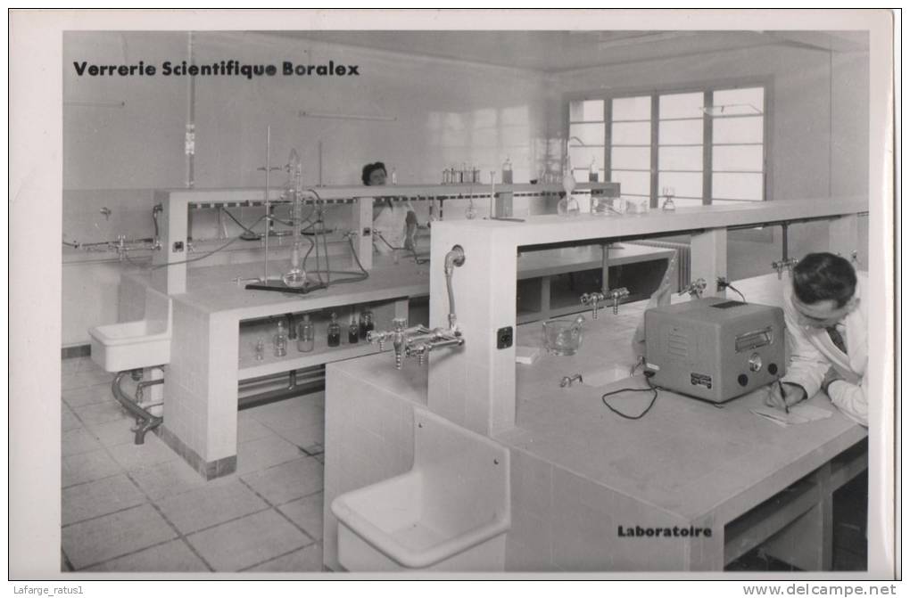 PHOTO D AUMALE VERRERIE SCIENTIFIQUE BORALEX  Laboratoire   LONGUUEUR 18cmLARGEUR 12 Cm - Aumale