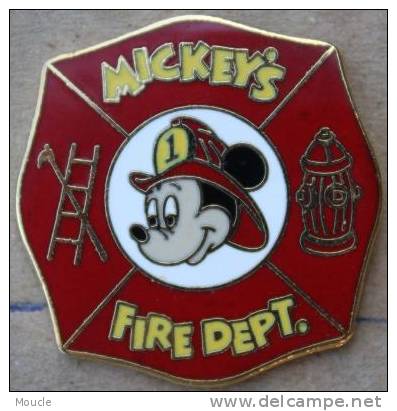 SAPEURS POMPIERS - MICKEY'S  FIRE DEPT -  ECHELLE - HYDRANTE - DISNEY - MICKEY MOUSE - MAUS - SOURIS - EGF -     (22) - Brandweerman