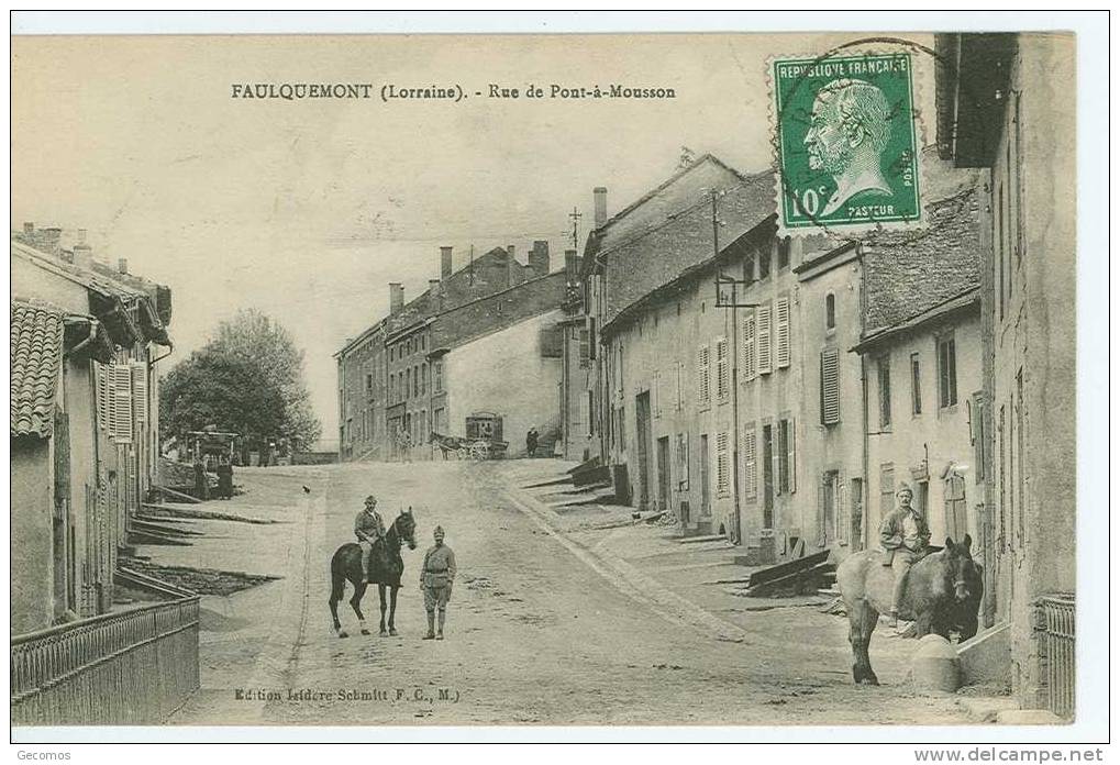 CPA 57-FAULQUEMONT-Rue De Pont à Mousson-(militaires) - Faulquemont