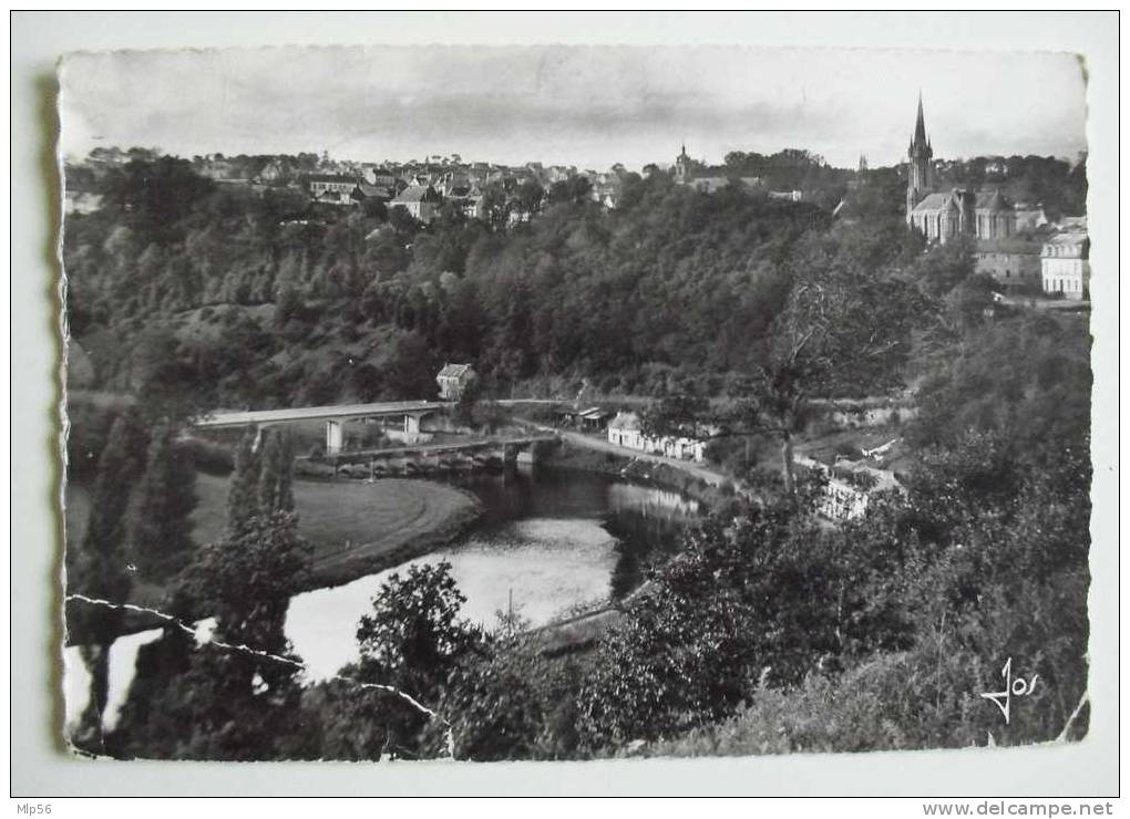 CHATEAUNEUF DU PAOU 29- N° 699 VUE GENERALE SUR LA VILLE ET LA VALLEE - Châteauneuf-du-Faou