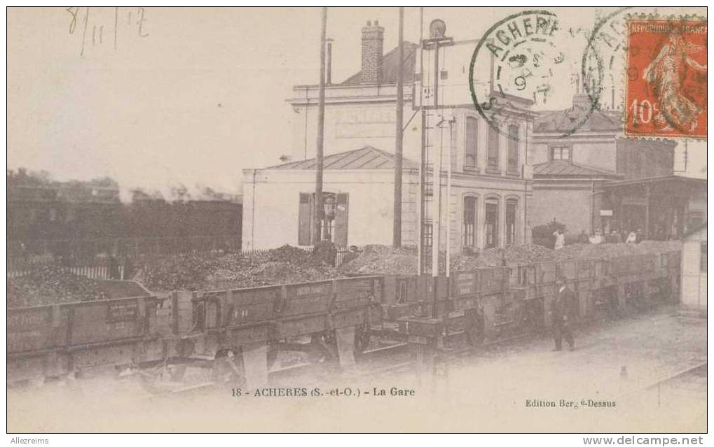 CPA 78 : ACHERES  La Gare Animée Avec Wagons Pleins     A VOIR  !!!!!!!!!!! - Acheres