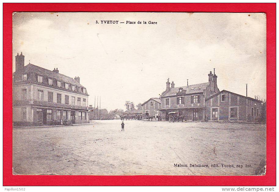 F-76-Yvetot-06P98  La Place De La Gare, Cpa - Yvetot