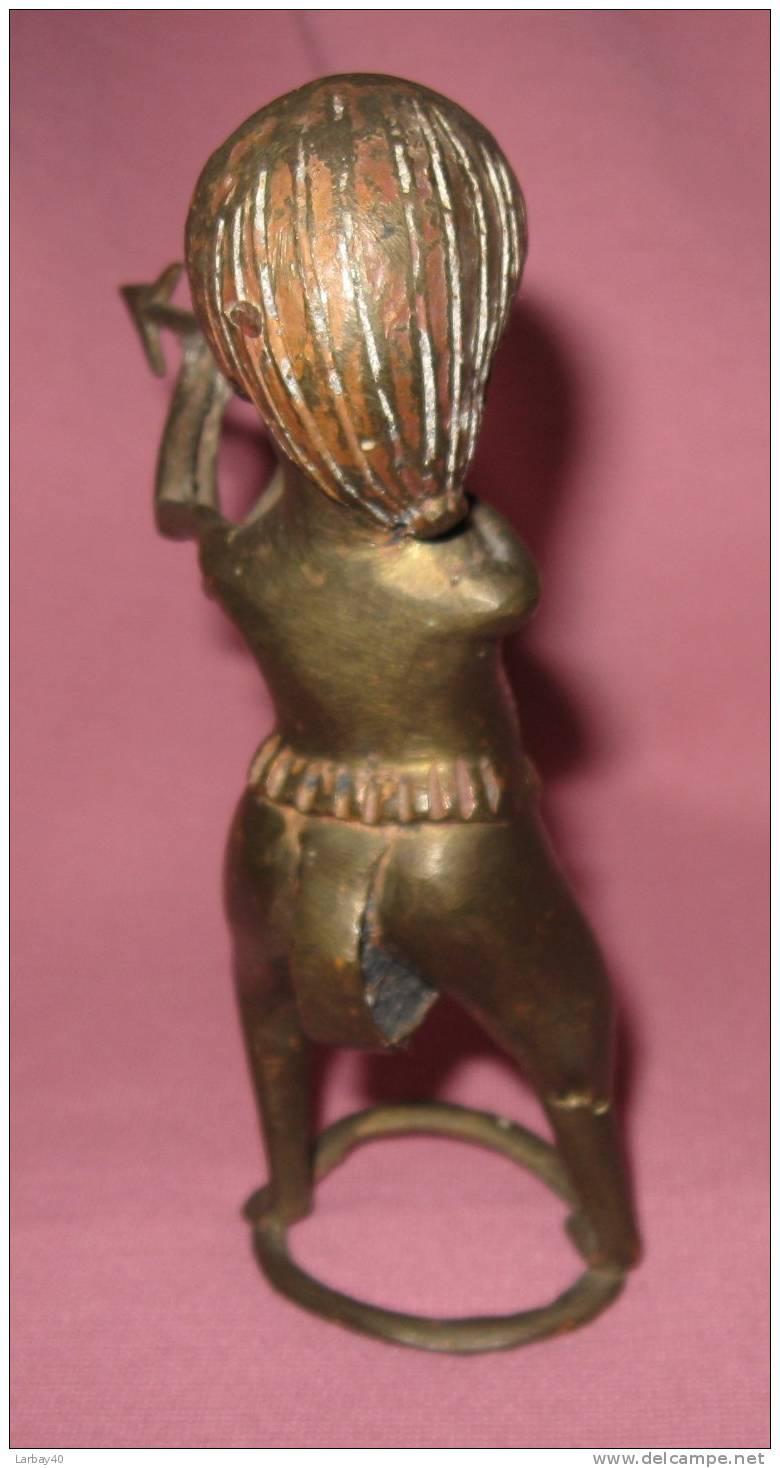 1   Statuette   En Bronze - Chasseur Afrique ? - Brons