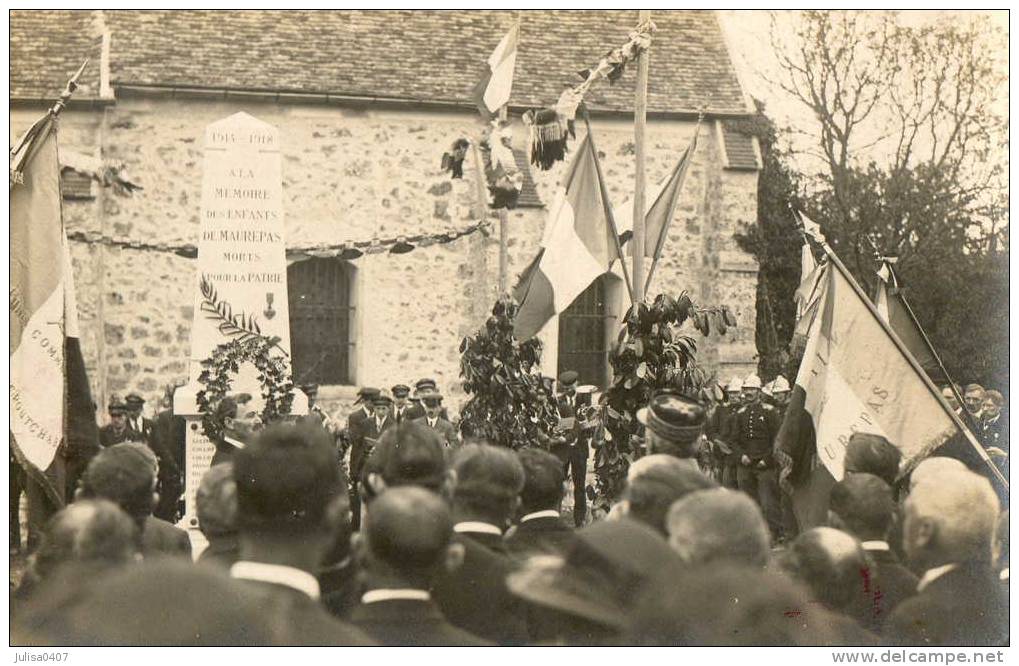 MAUREPAS (78) Carte Photo Cérémonie Au Monument Aux Morts Belle Animation - Maurepas