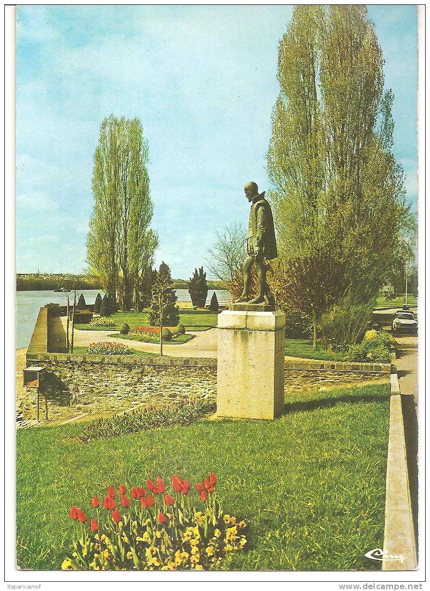 J  Loire  Atlantique :  ANCENIS  :  Statue  De  Joachim - Ancenis