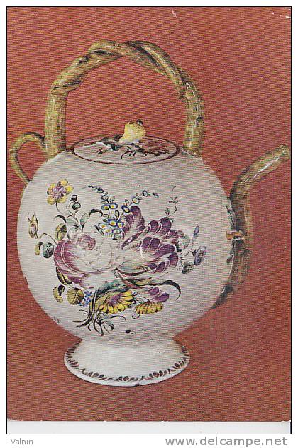 Faience De Meillonas Vers 1765 Verseuse A Decor Floral De Petit Feu - Kunstvoorwerpen