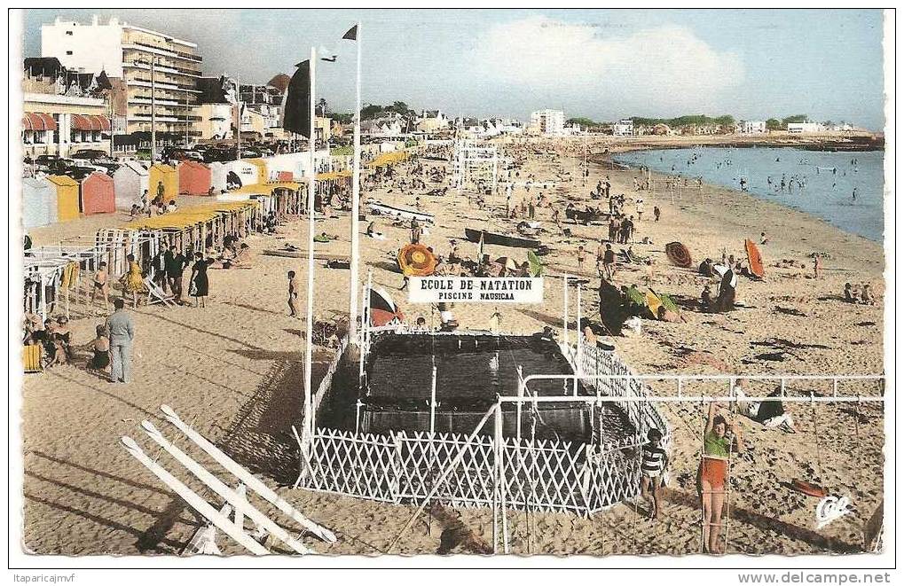 J  Loire  Atlantique : PORNICHET  :  Vue  La  Plage ( école  Natation ) - Pornichet