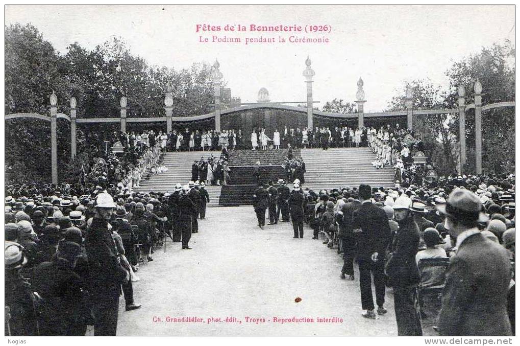 SUPERBE LOT DE 10 CPA TOUTES ANIMEES ET SCANNEES DES FETES DE LA BONNETERIE DE 1926 - - Carnaval