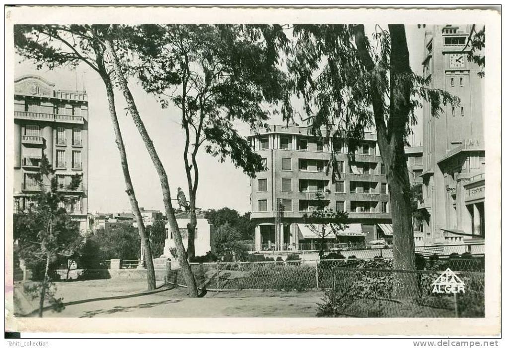 MOSTAGANEM - Hôtel De Ville Et Le Monument - Mostaganem