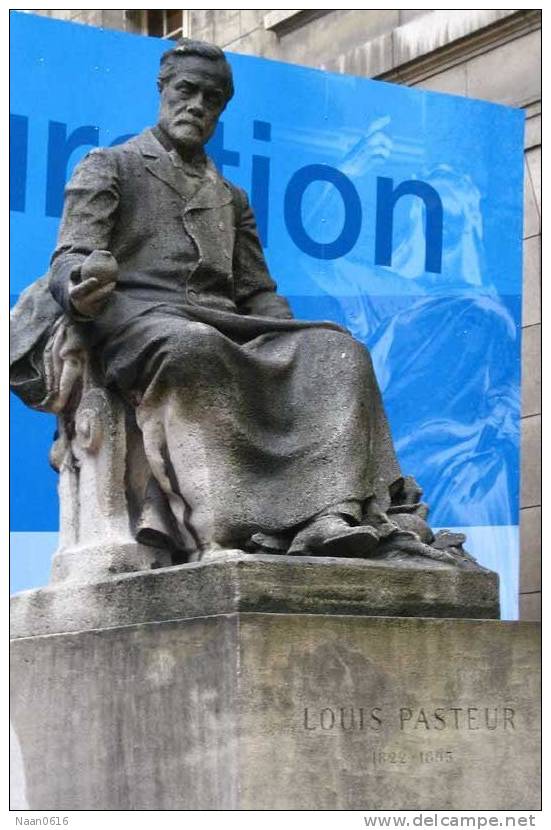 [Y31-16  ]   Chemist And Microbiologist  Louis Pasteur  Sculpture , Postal Stationery -- Articles Postaux -- Postsache F - Louis Pasteur