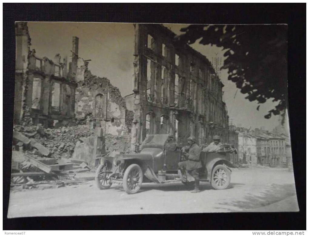 VERDUN - Automobile Dans Les Ruines Après Un Bombardement - Officier - Militaires - Animée - Juillet 1916 - Guerre, Militaire