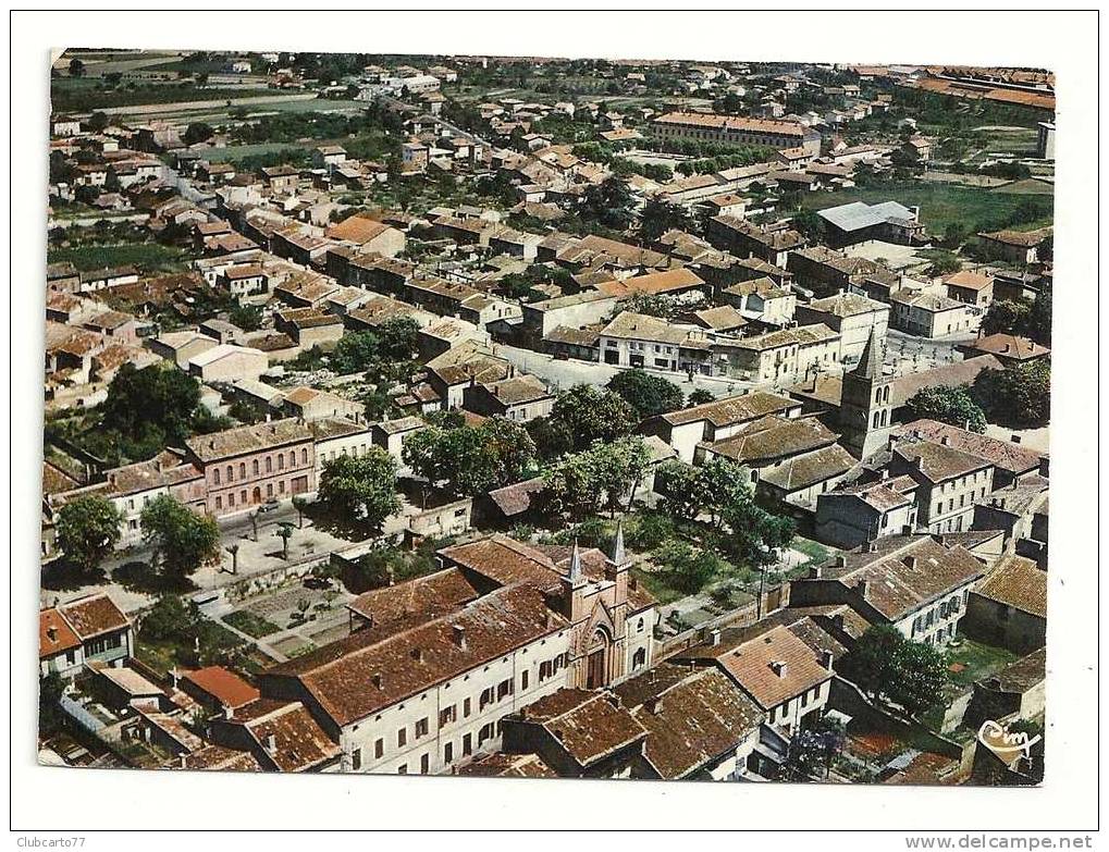 Castelsarrazin (82) : Vue Générale Aérienne Au Niveau De La Place Saint-Jean Env 1970. VENTE A PRIX FIXE - Castelsarrasin