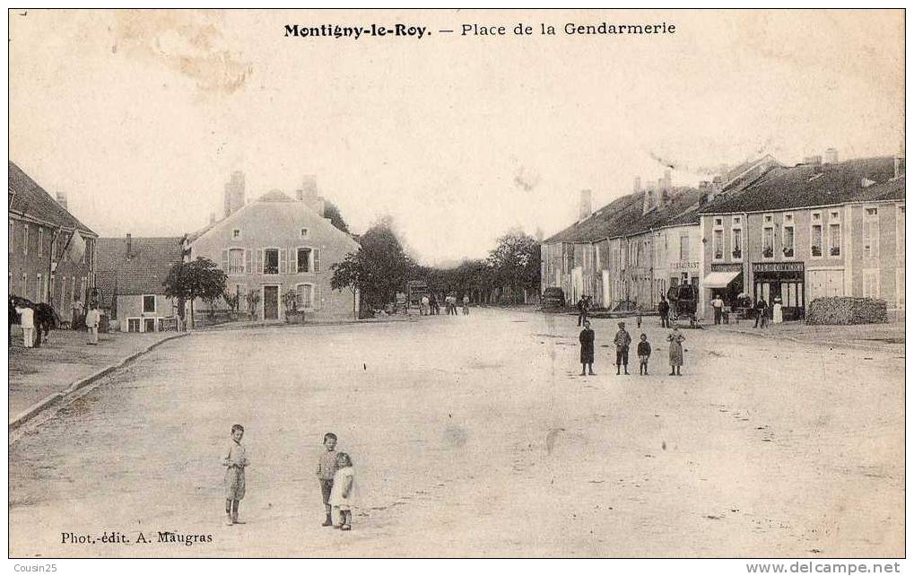 52 MONTIGNY LE ROY - Place De La Gendarmerie - Montigny Le Roi