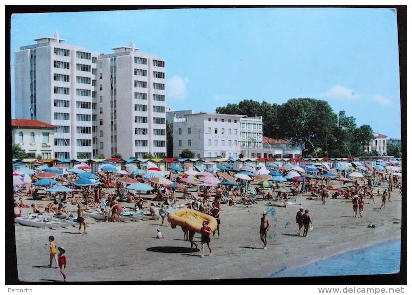 FRIULI VENEZIA GIULIA - LIGNANO SABBIADORO (UD). Lotto Di 5 Cartoline Con Varie Vedute. Viaggiate Ma Senza Francobollo. - Udine