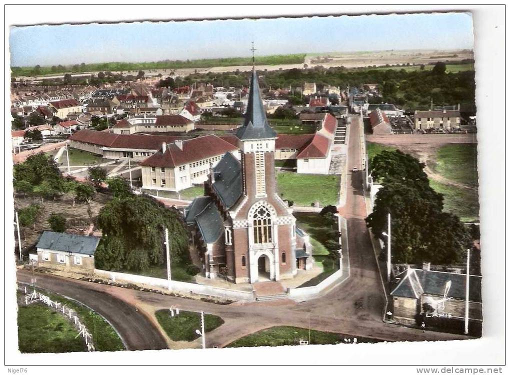 CPSM FORMERIE L' EGLISE Et Le GROUPE SCOLAIRE - Formerie