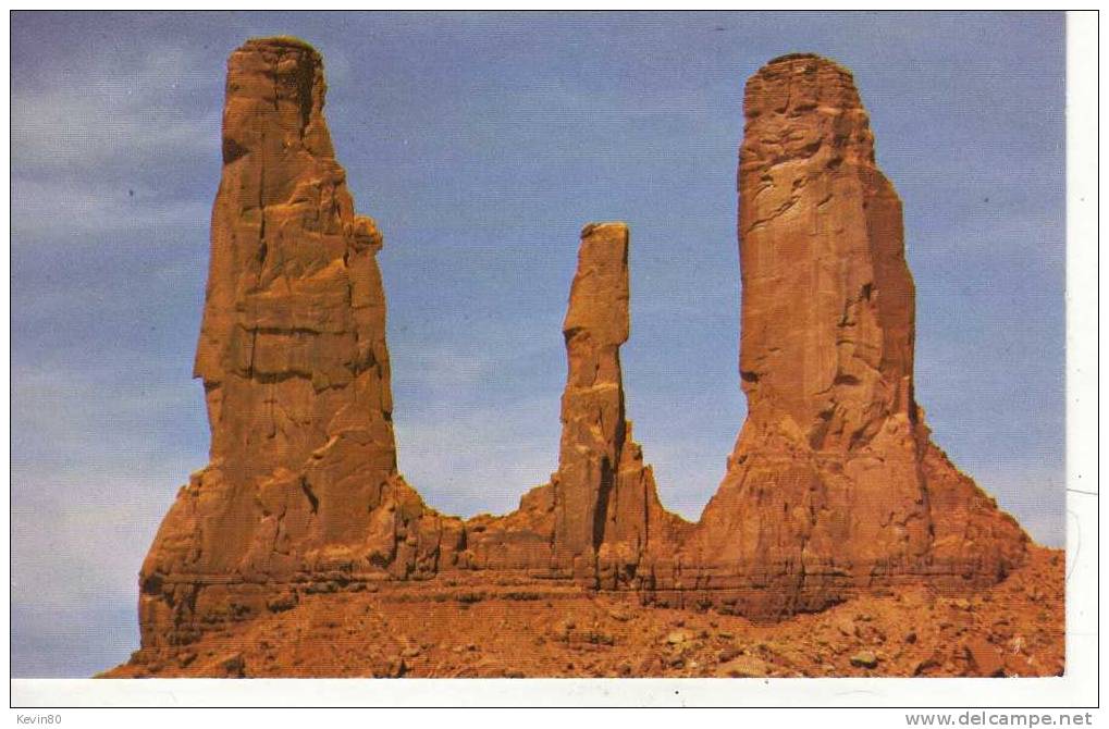 ETATS UNIS ARIZONA Three Sisters Monument Valley Cp Couleur - Grand Canyon