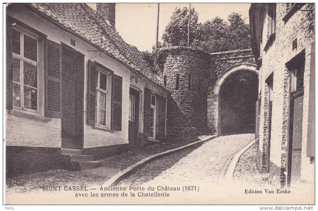 MONT  CASSEL - Ancienne Porte Du Chateau - Cassel