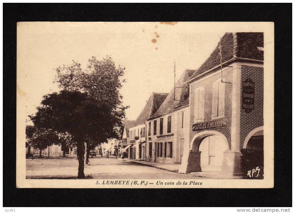 Lembeye  Pyrénées Atlantiques     Lot De Trois Cpa : Sépia . - Lembeye