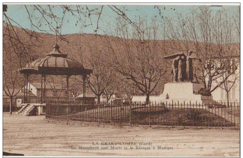 CPA 30 LA GRAND COMBE Kiosque à Musique Et Monument Aux Morts Guerre 1914 1918 1938 - La Grand-Combe