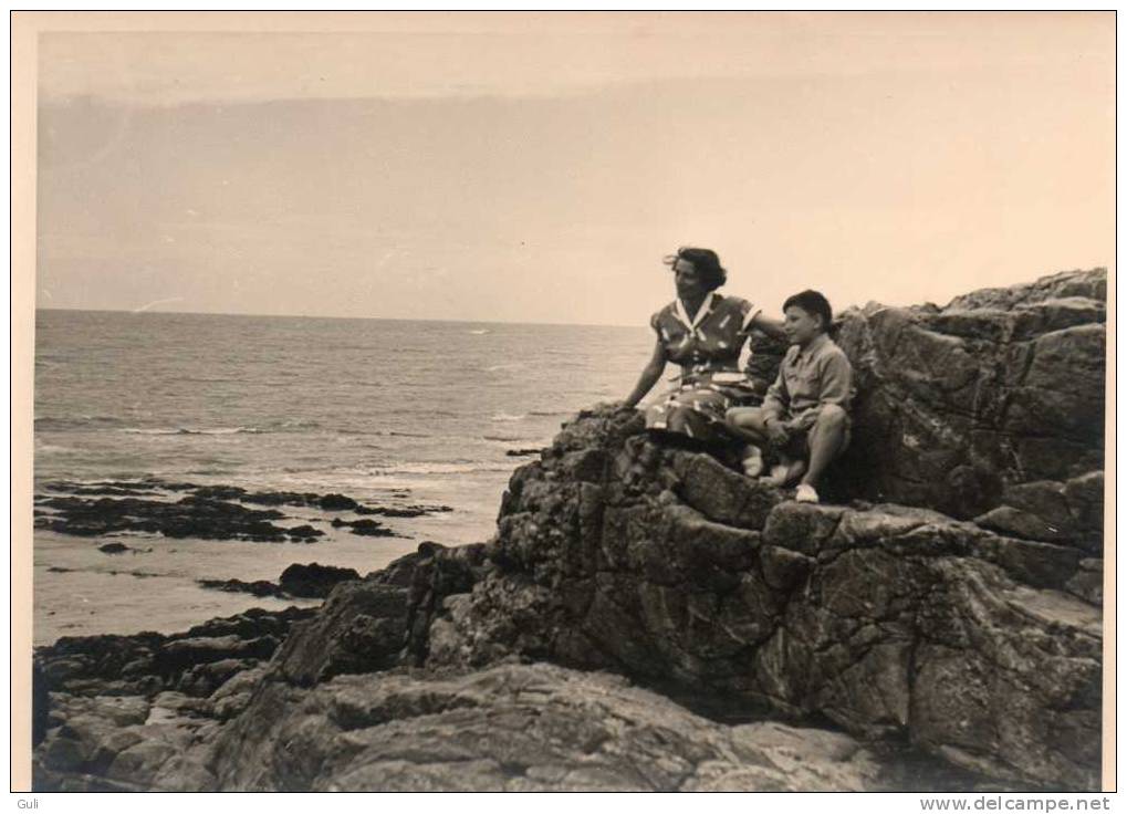 Photographie-PHOTO D'amateur Ancienne -année 1951 (Format 18x13 Cms) Les Sables D´Olonne.  Le Trou D´Enfer ( Vendée) - Lieux