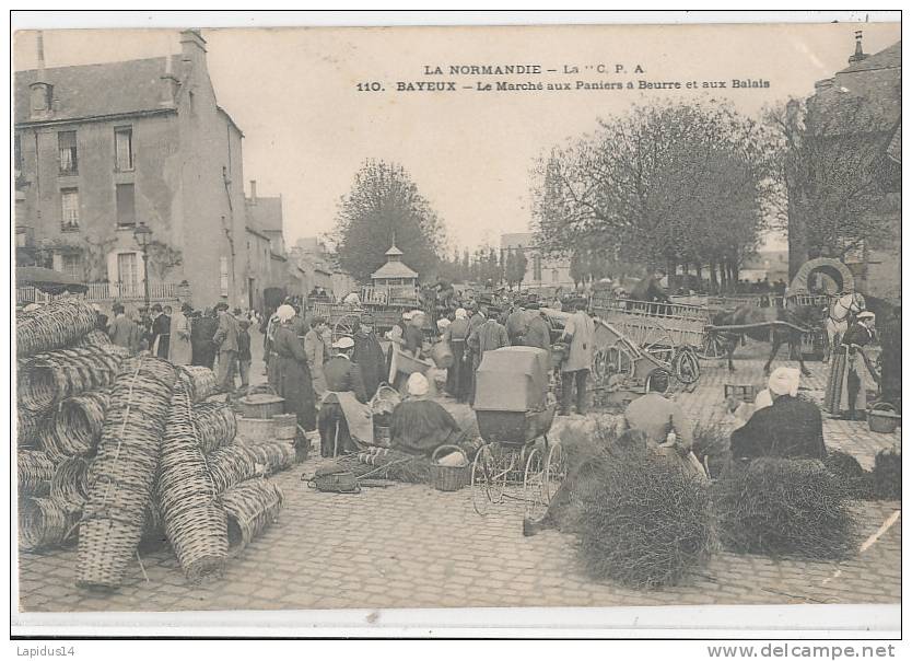 X346/ C P A   BAYEUX  (14)  LE MARCHE AUX PANIERS A BEURRE ET AUX BALAIS - Bayeux