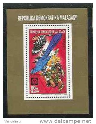 Madagascar  1988 - Birds And Scouts, S/S With 1 Stamp, MNH - Nuevos