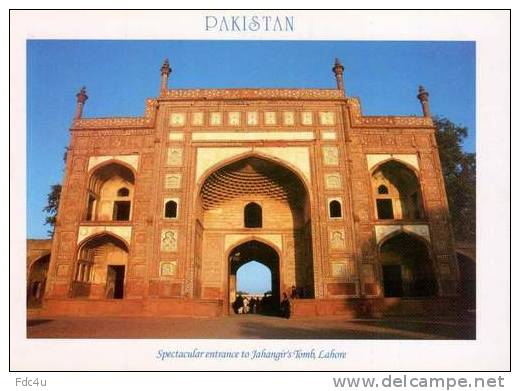 Pakistan Beautiful Postcard Tomb Of Mughal Emperor Jehangir Lahore - Pakistan