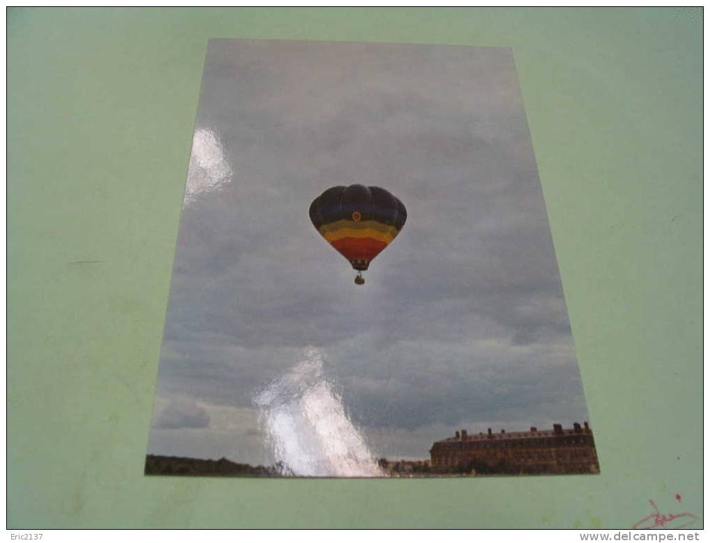 RECONSTITUTION A VERSAILLES DE L´ENVOL DES FRERES MONTGOLFIER - Luchtballon