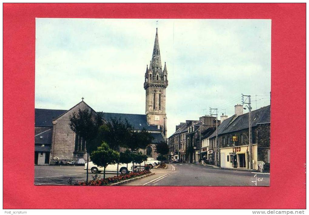 Lanvollon - Le Clocher Vu De La Place Du Général De Gaulle - Lanvollon