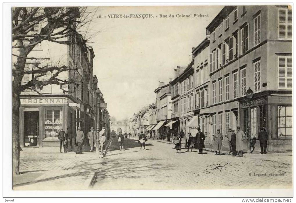 VITRY - Le -FRANCOIS. -  Rue Du Colonel Pickard - Vitry-le-François