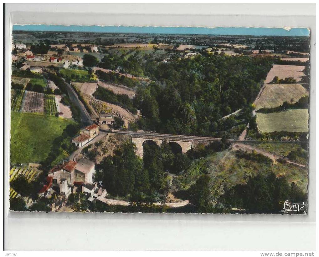 79 - ARGENTON-CHATEAU -  CIRON - PONT - TERRAIN DE CAMPING - CPSM DENTELEE - TIMBRE 0,20 F - OBLITERATION "VIENNE" - Argenton Chateau