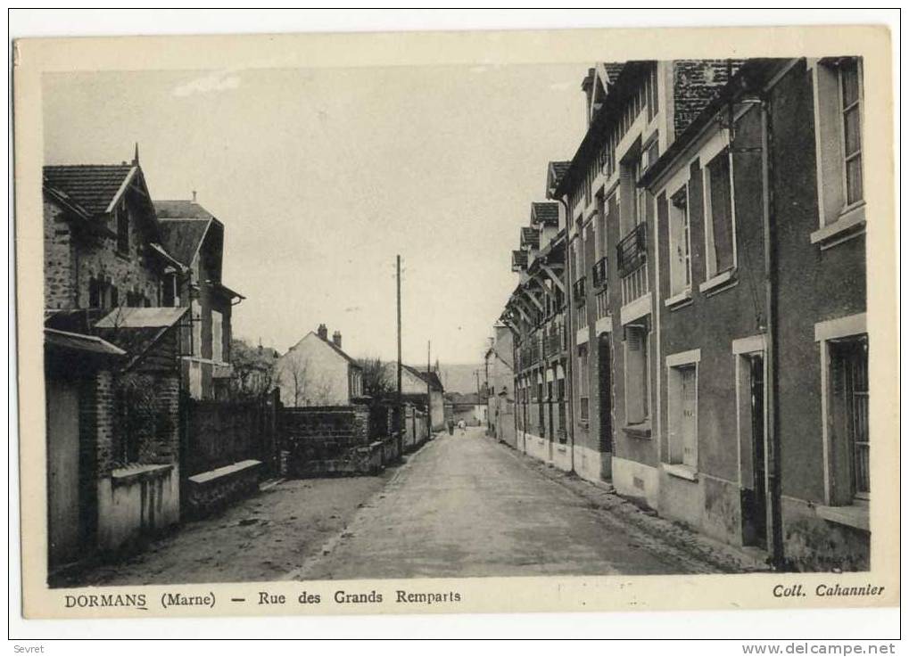 DORMANS. -  Rue Des Grands Remparts - Dormans