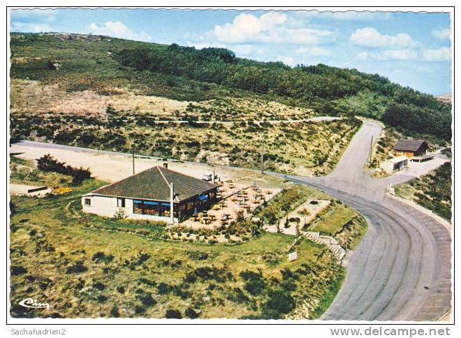 69. Cpsm. Gf. CHIROUBLES. Terrasse Du Beaujolais. 221-20 - Chiroubles